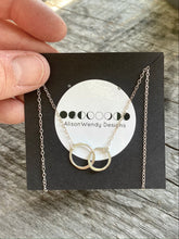 Load image into Gallery viewer, Interlocking Circle Necklace